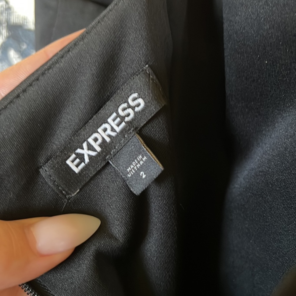 Express LBD - Picture 3 of 3